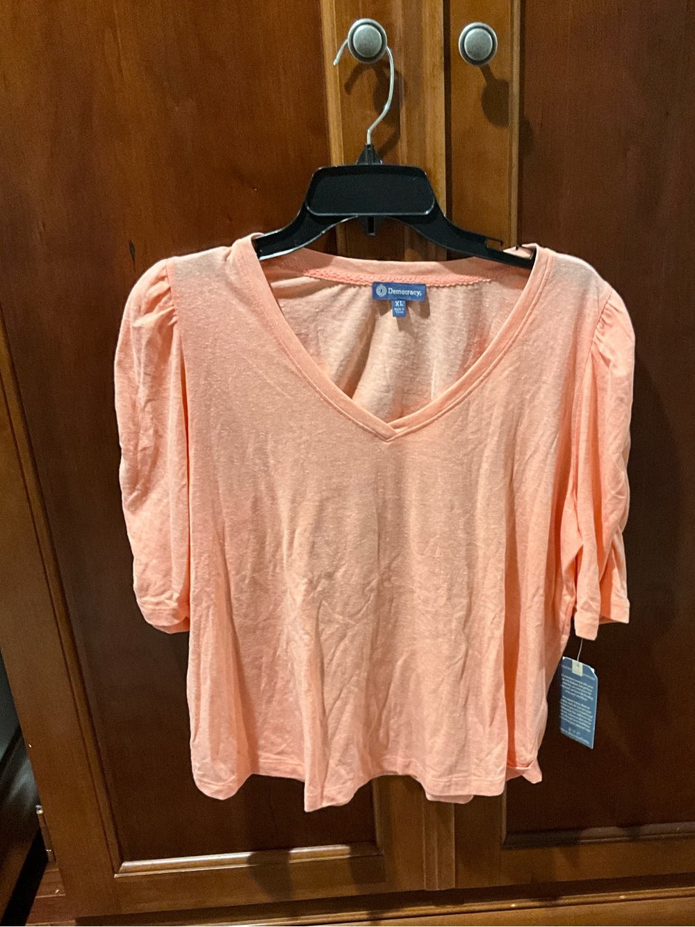 NWT Democracy  Women's Peach V-Neck Short Puff Sleeve Top Size Xlarge